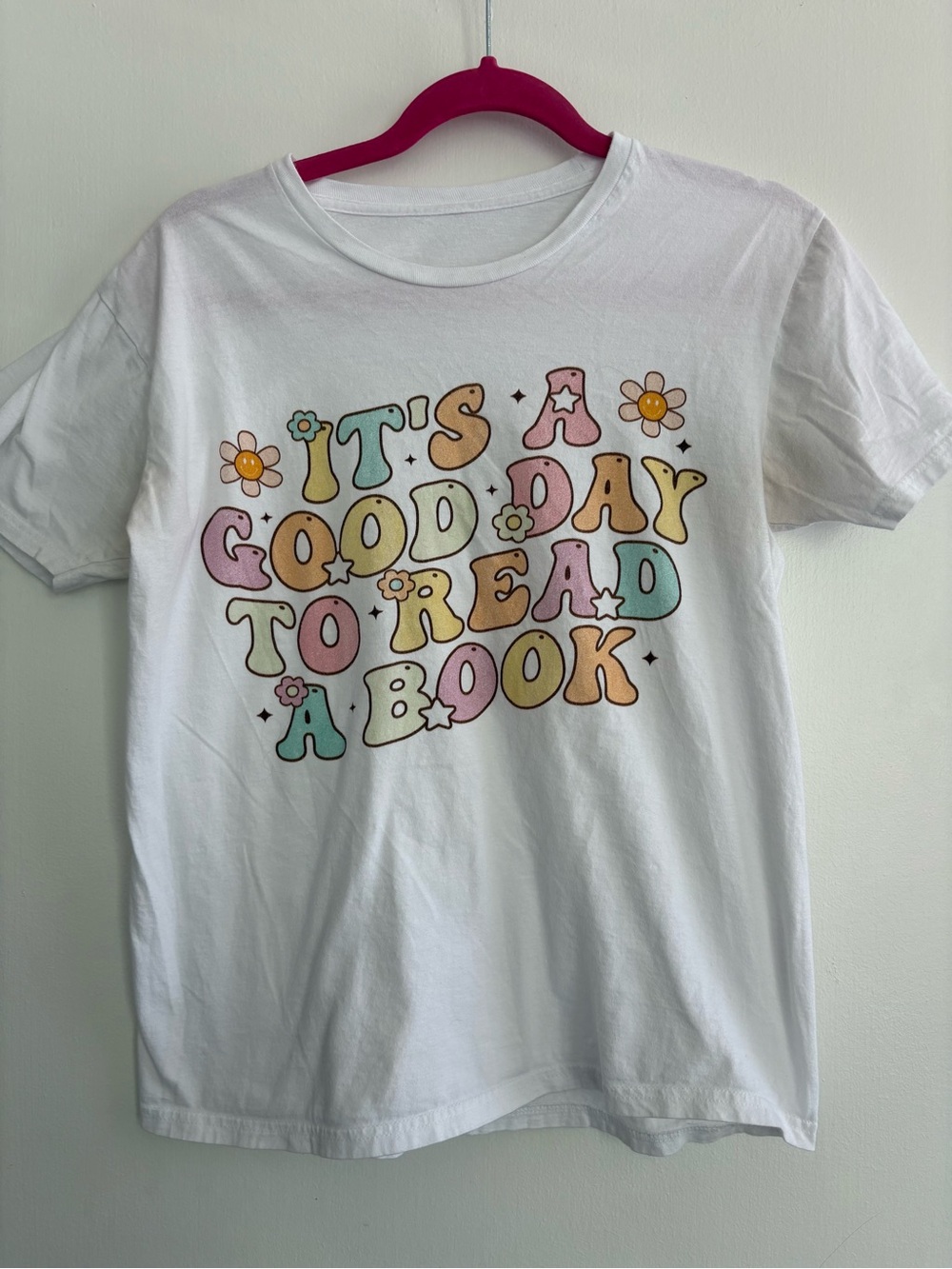 Kids White Graphic Tee - It's A Good Day To Read A Book